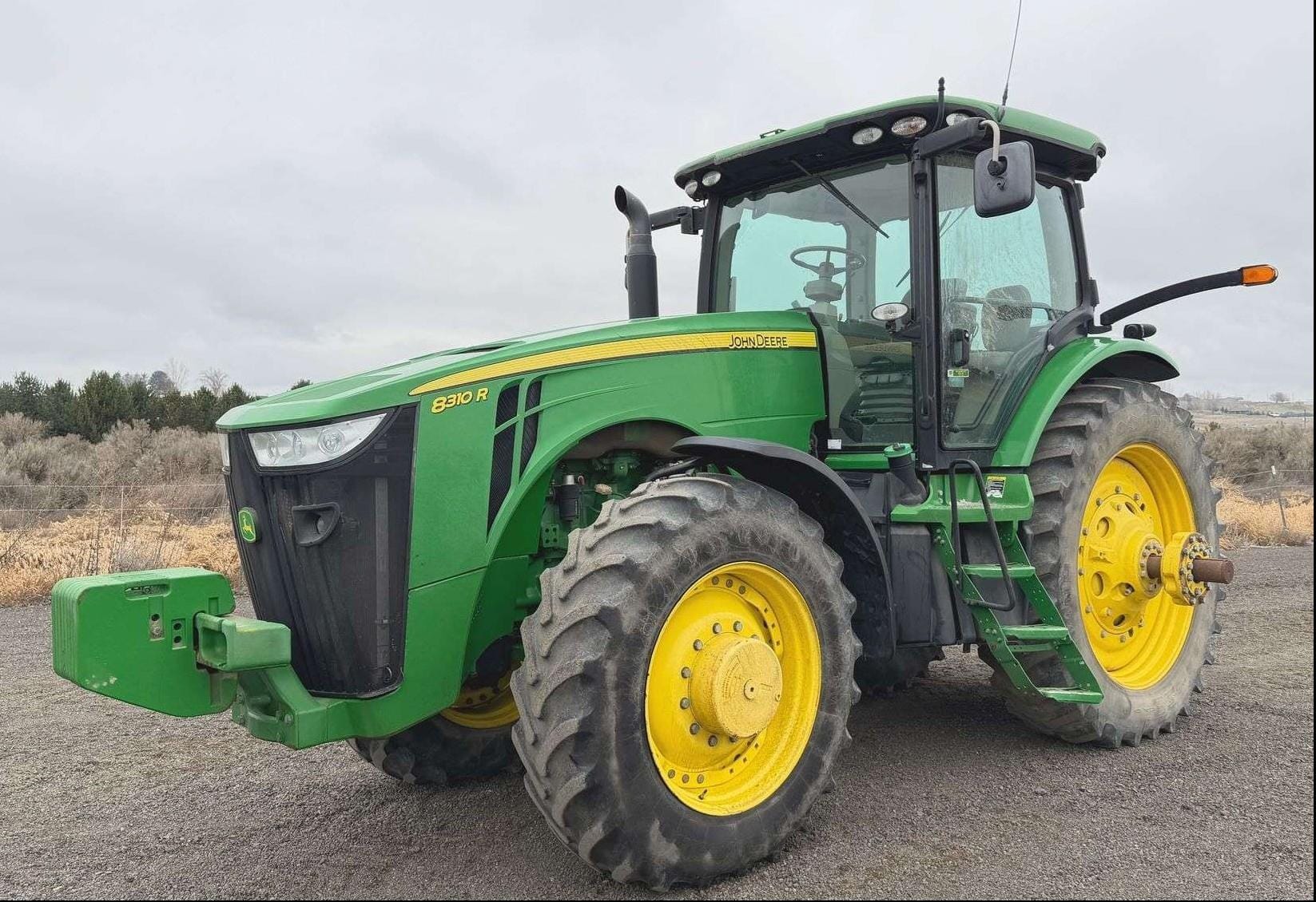 2011 John Deere 8310R Equipment Image0