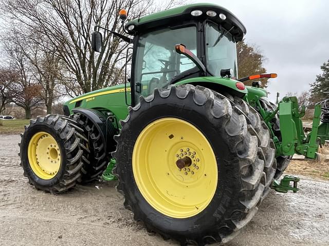 Image of John Deere 8320R equipment image 2