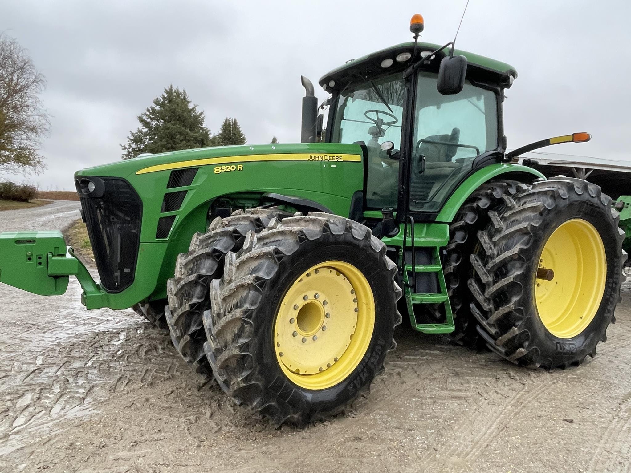 Main image John Deere 8320R