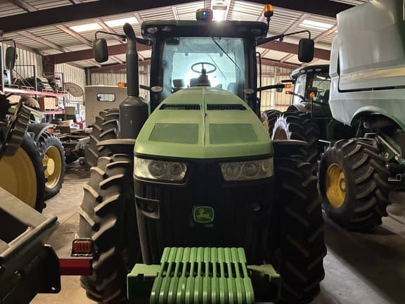 Image of John Deere 8335R equipment image 1