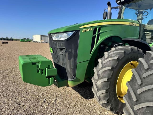 Image of John Deere 8335R equipment image 2