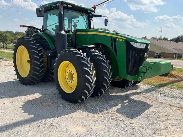 Image of John Deere 8335R equipment image 2