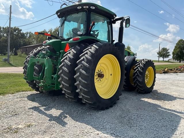 Image of John Deere 8335R equipment image 4
