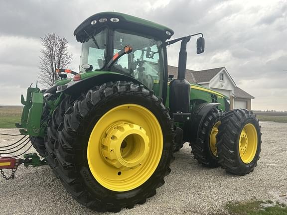 Image of John Deere 8335R equipment image 4