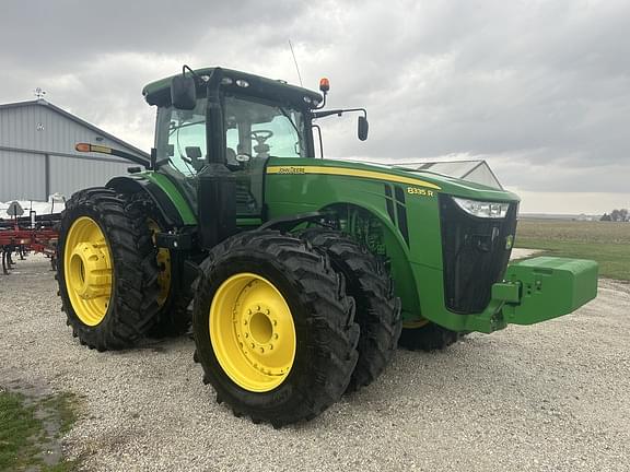 Image of John Deere 8335R equipment image 1