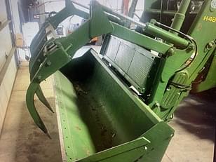 Main image John Deere 8335R 19