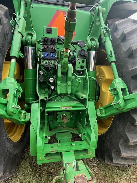 Image of John Deere 8335R equipment image 3