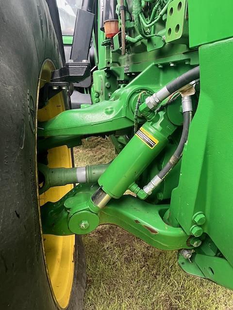 Image of John Deere 8335R equipment image 4