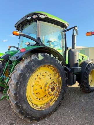 Image of John Deere 8335R equipment image 4