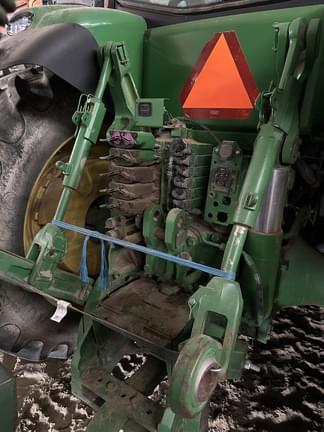 Image of John Deere 8335R equipment image 3