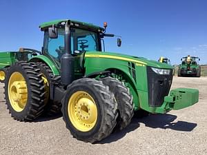 2011 John Deere 8335R Image