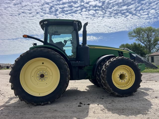 Image of John Deere 8335R equipment image 4