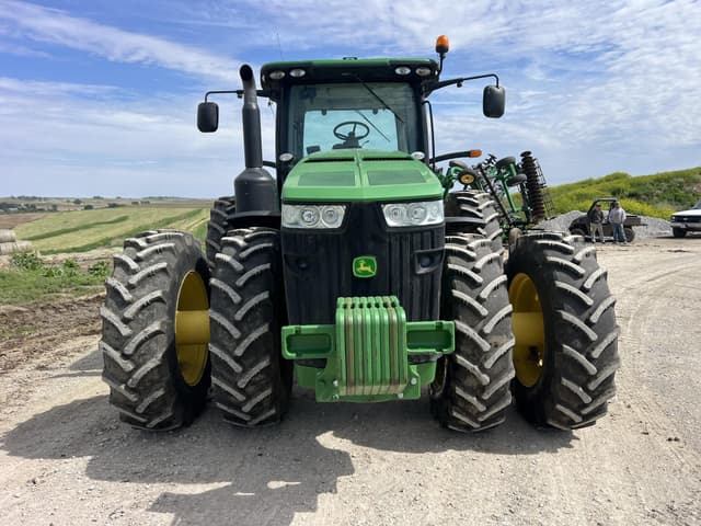 Image of John Deere 8335R equipment image 2