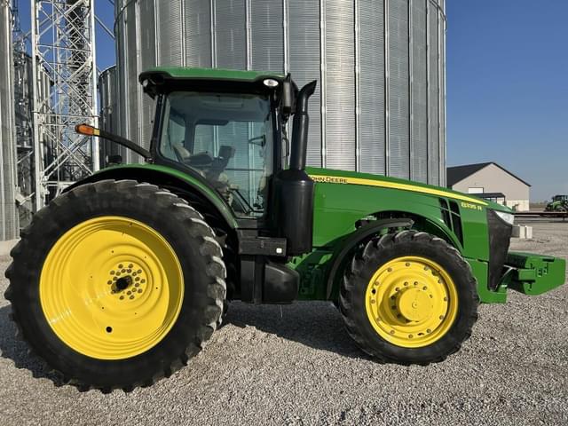 Image of John Deere 8335R equipment image 3