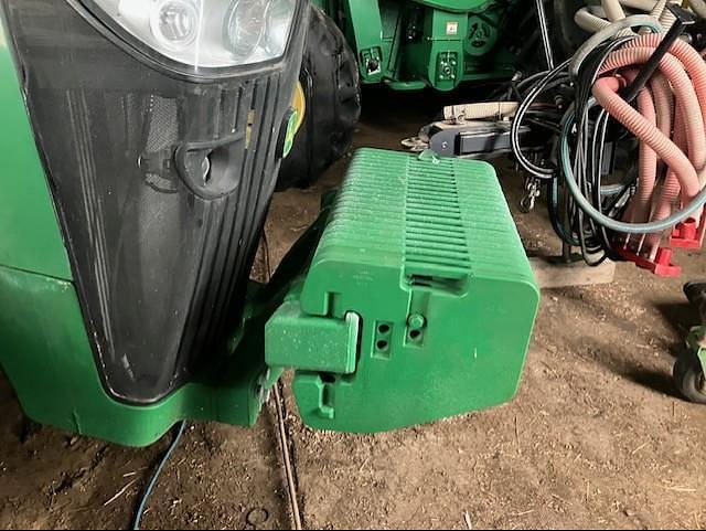 Image of John Deere 8335R equipment image 4