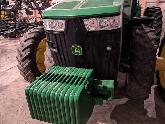 Image of John Deere 8335R equipment image 1