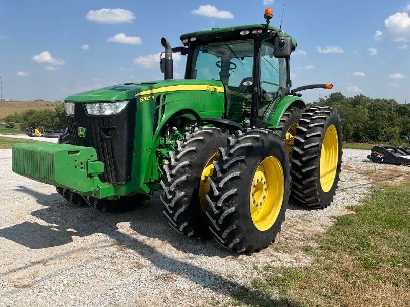 2011 John Deere 8335R Equipment Image0
