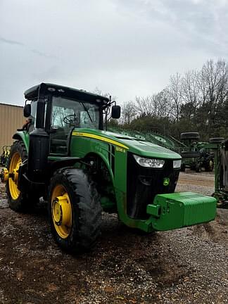 Image of John Deere 8335R equipment image 1