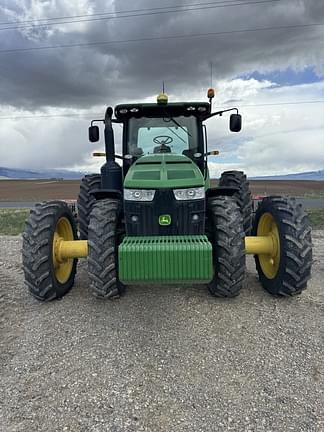 Image of John Deere 8335R equipment image 1