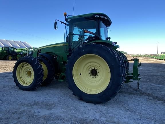 Image of John Deere 8335R equipment image 2