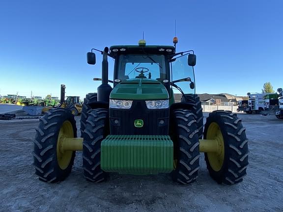 Image of John Deere 8335R equipment image 1