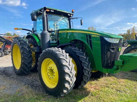 2011 John Deere 8335R Equipment Image0