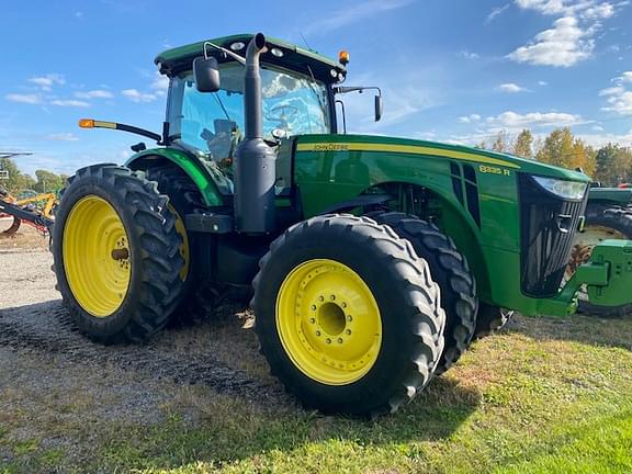 Image of John Deere 8335R equipment image 4