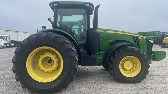 Image of John Deere 8335R equipment image 2