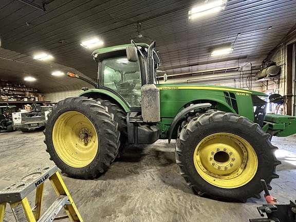 Image of John Deere 8335R equipment image 1