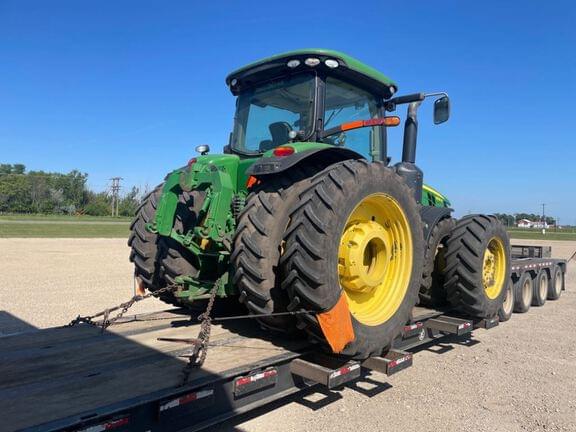 Image of John Deere 8335R equipment image 1
