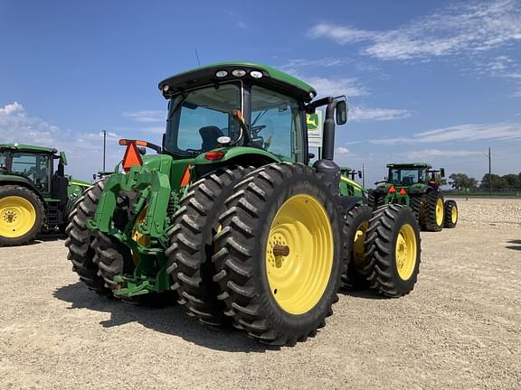 Image of John Deere 8335R equipment image 3