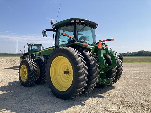 Image of John Deere 8335R equipment image 2