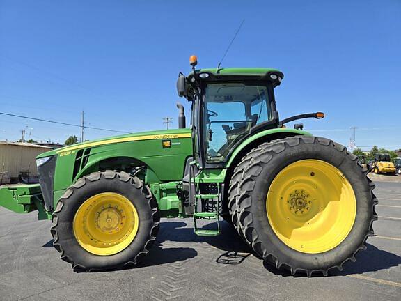 Image of John Deere 8335R equipment image 1