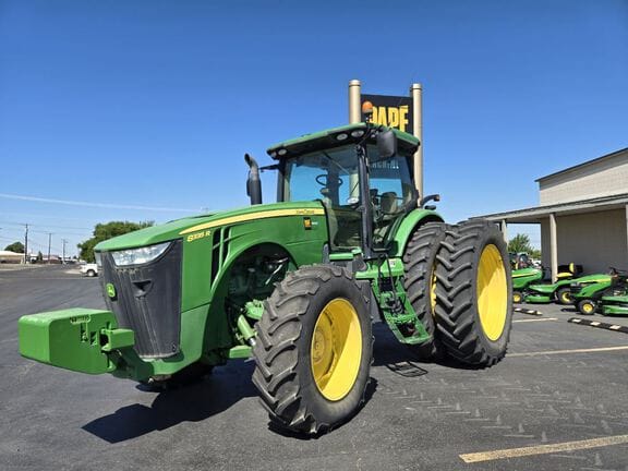 2011 John Deere 8335R Equipment Image0