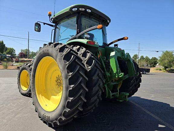 Image of John Deere 8335R equipment image 2