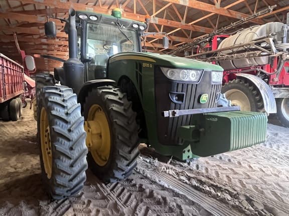 Image of John Deere 8335R equipment image 2