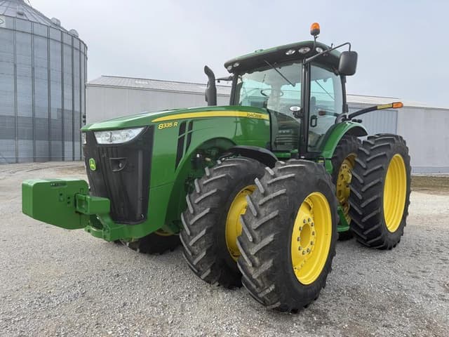 Image of John Deere 8335R equipment image 4