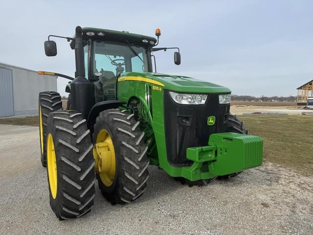 Image of John Deere 8335R equipment image 2