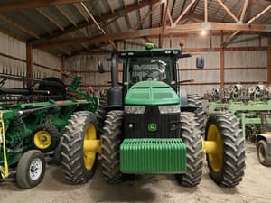 2011 John Deere 8335R Image