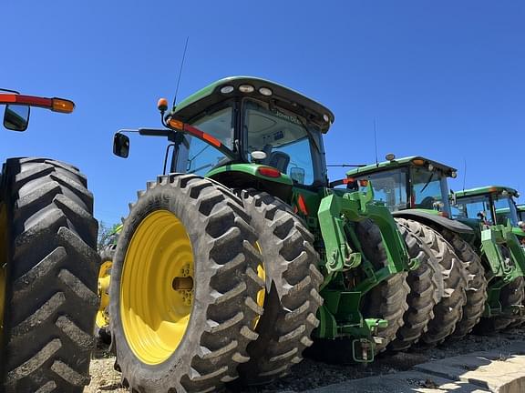 Image of John Deere 8335R equipment image 2