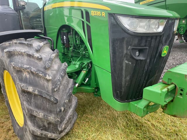 Image of John Deere 8335R equipment image 2