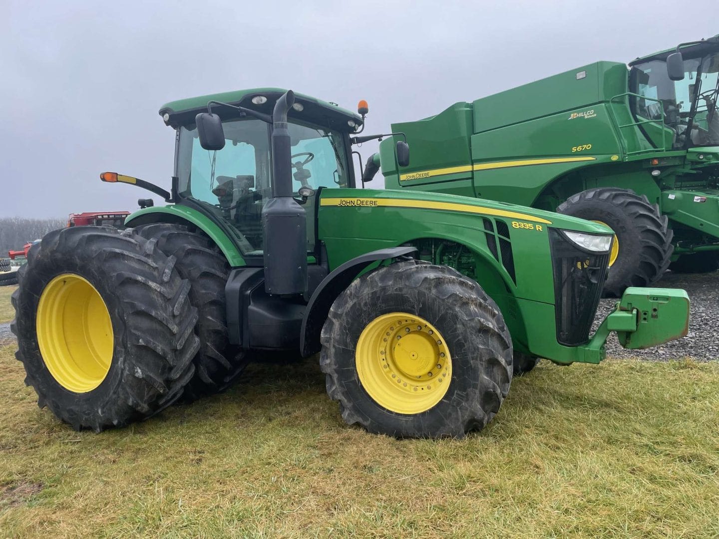 2011 John Deere 8335R Equipment Image0