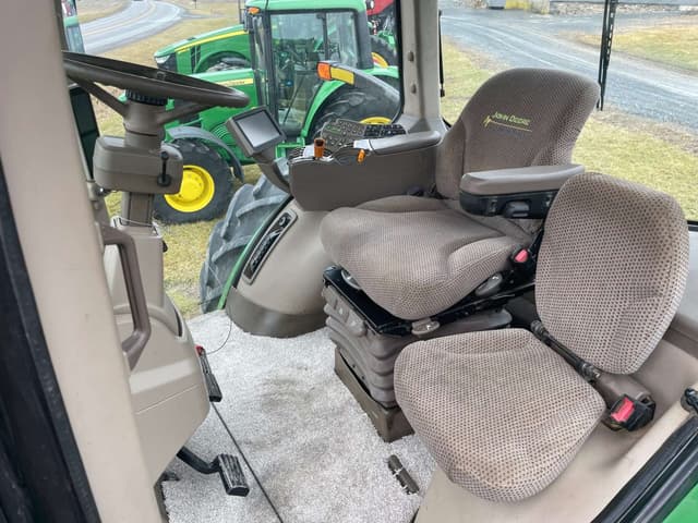 Image of John Deere 8335R equipment image 3