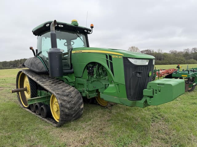 Image of John Deere 8335RT equipment image 1