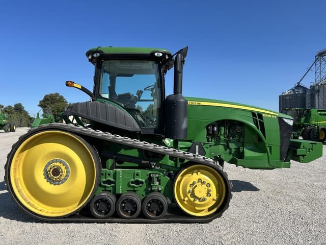 Image of John Deere 8335RT equipment image 3