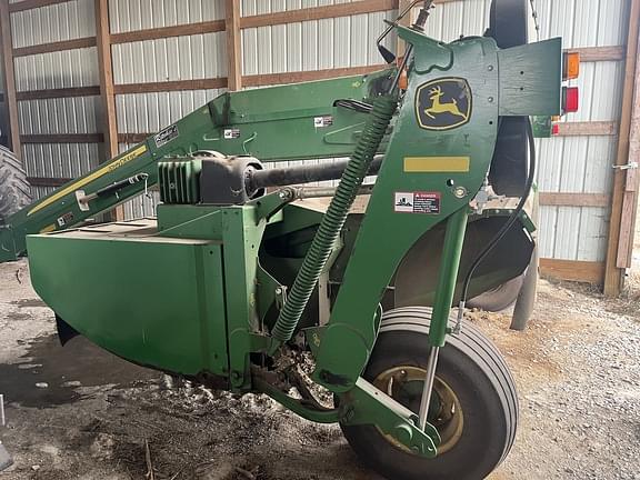 Image of John Deere 835 equipment image 1