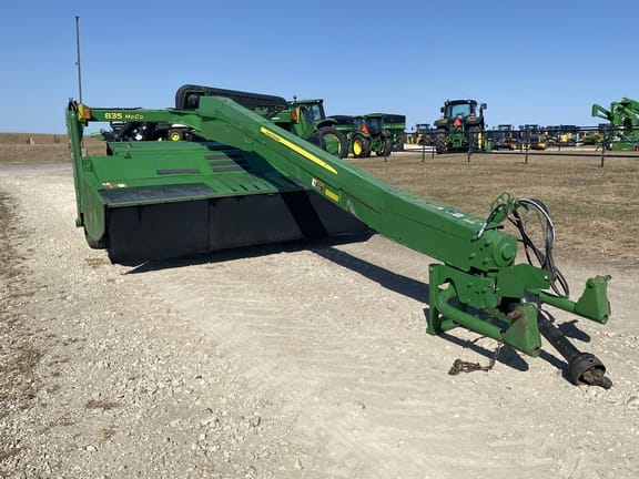 Main image John Deere 835