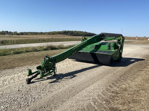 Image of John Deere 835 equipment image 2