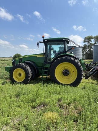 Image of John Deere 8360R equipment image 2