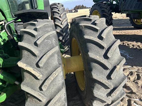 Image of John Deere 8360R equipment image 4